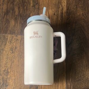 Stanley Quencher Tumbler with Handle 64oz Rose Quartz